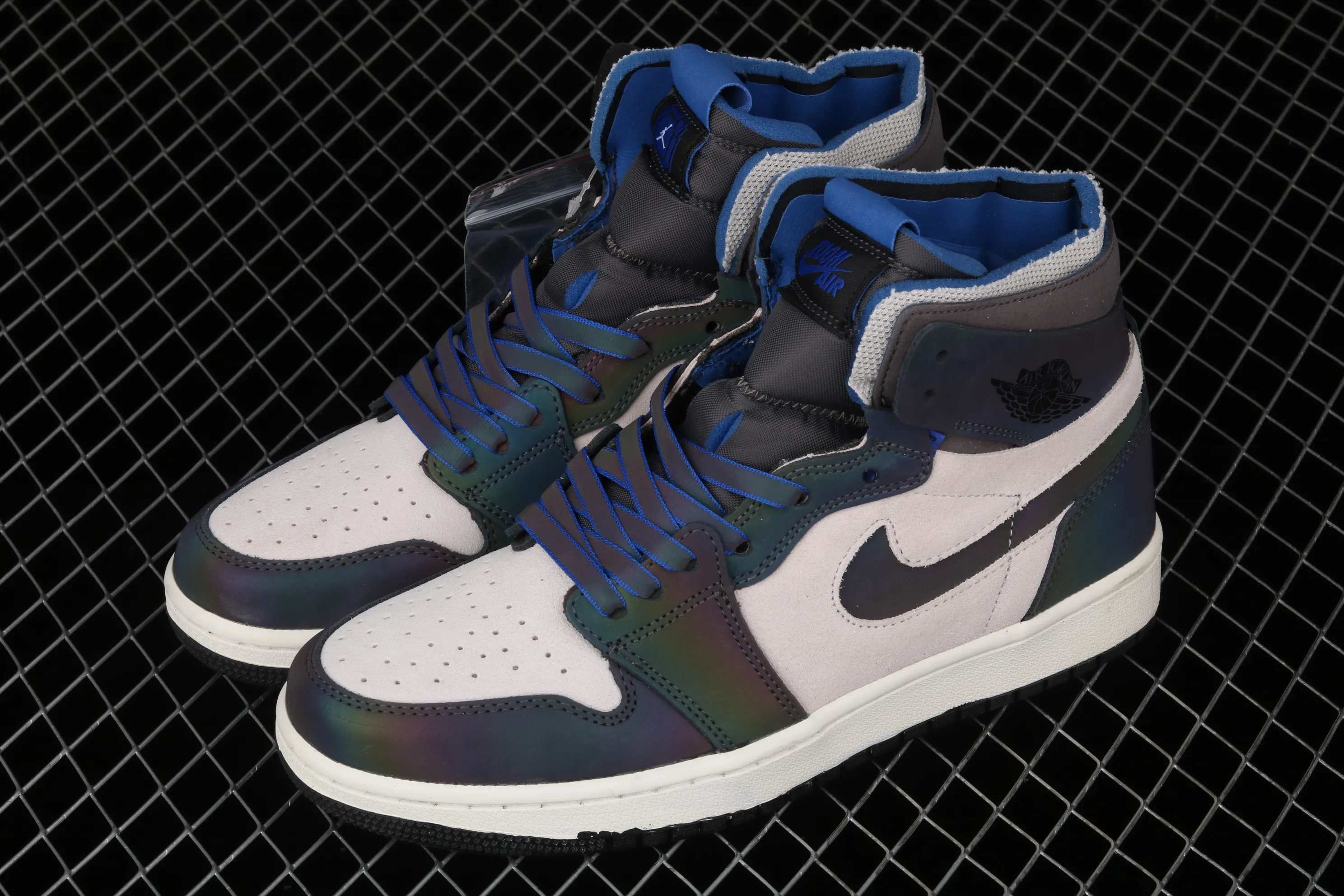 All categories Air Jordan Jordan series basketball shoes Air Jordan 1 High Z version LPL x Air Jordan 1 Zoom Comfort "Iridescent" AJ1 Joe 1 joint model League of Legends theme basketball shoes DD1453-001